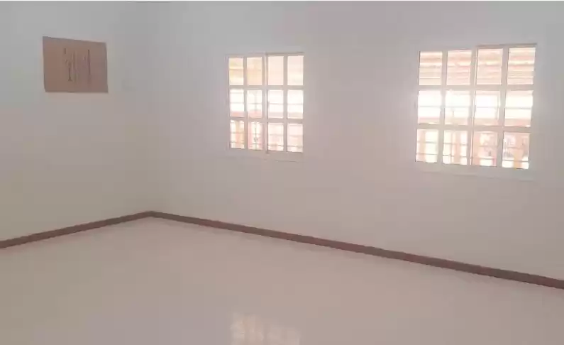 Residential Ready Property 2 Bedrooms U/F Apartment  for rent in Al Sadd , Doha #15392 - 1  image 